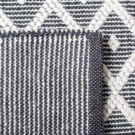 Safavieh Natura Nat482A Ivory/Black Rugs.