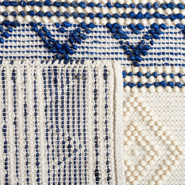 Safavieh Natura Nat502N Navy/Ivory Rug.