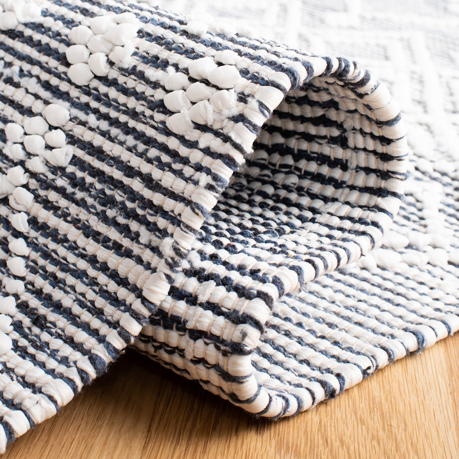Safavieh Natura Nat575H Charcoal/Ivory Rugs.