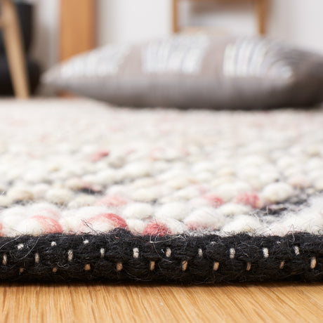 Safavieh Natura Nat615Q Ivory/Red Rugs.