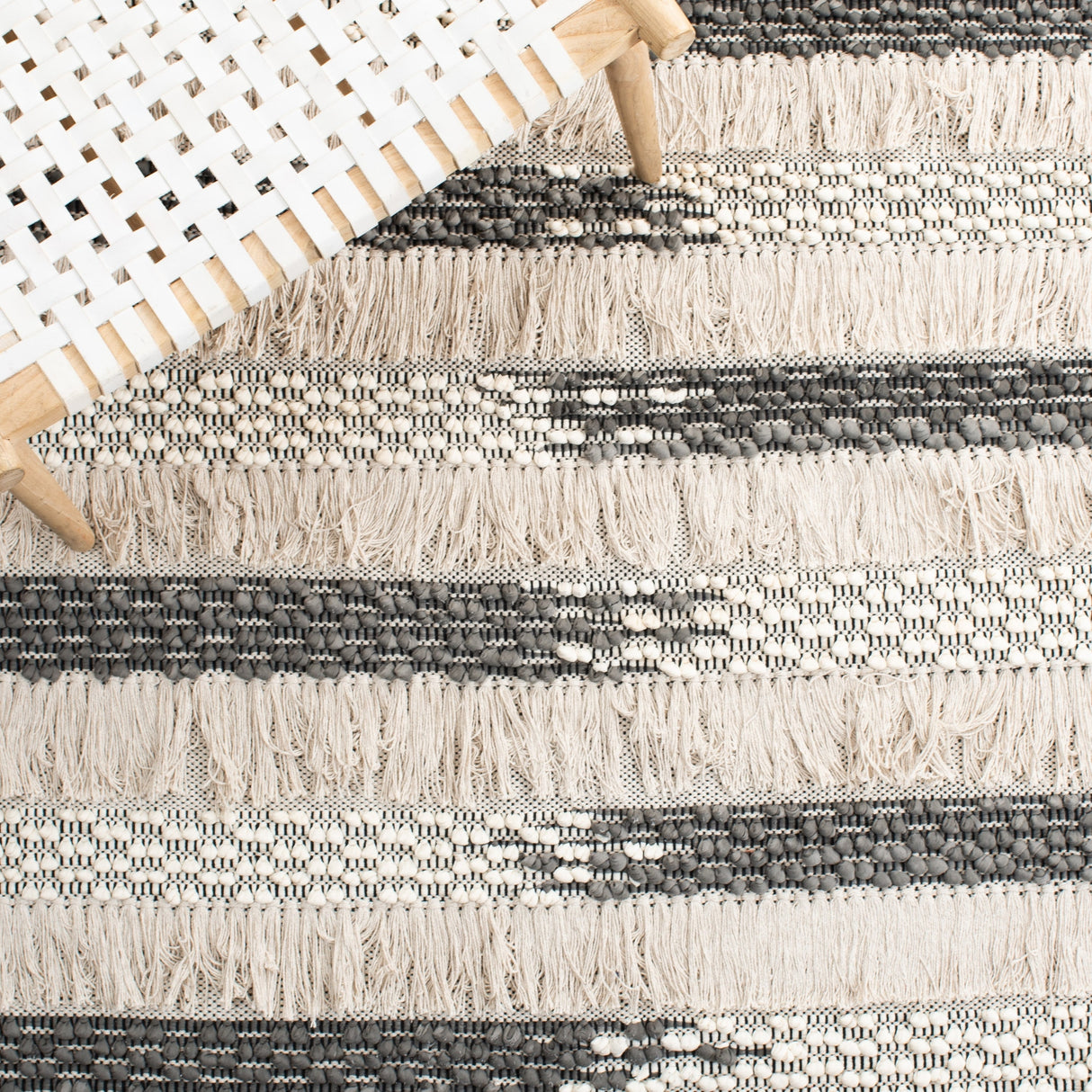 Safavieh Natura Nat655F Beige/Grey Rug.