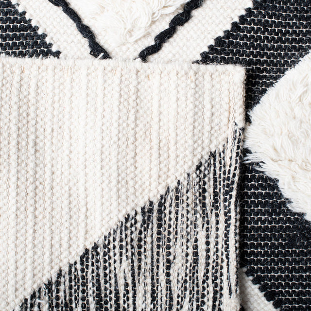 Safavieh Natura Nat681A Ivory/Black Rugs.