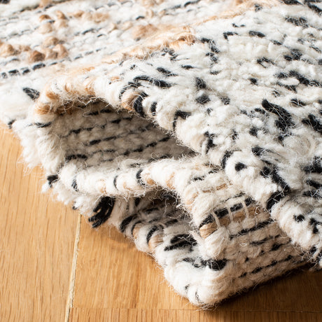 Safavieh Natura Nat720Z Ivory/Black Rugs.