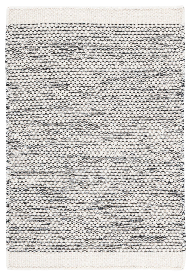 Safavieh Natura Nat776Z Black/Ivory Rug.