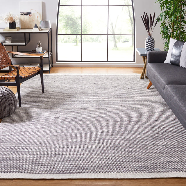 Safavieh Natura Nat776Z Black/Ivory Rug.