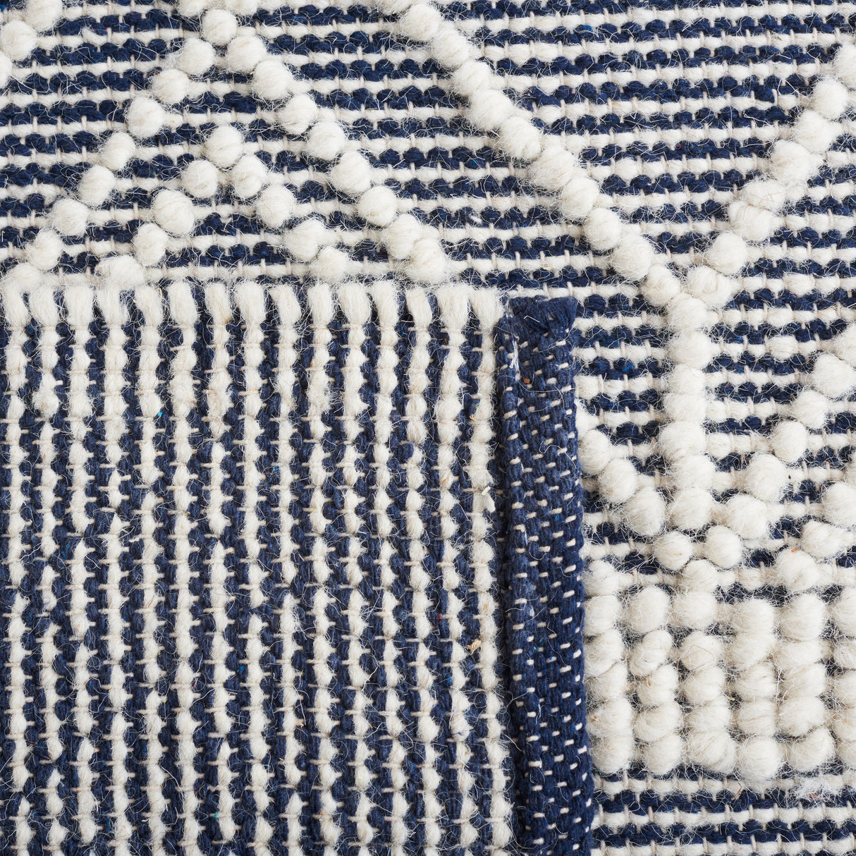 Safavieh Natura Nat826N Ivory/Navy Rug.