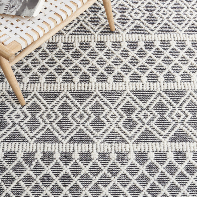 Safavieh Natura Nat828Z Ivory/Black Rug.