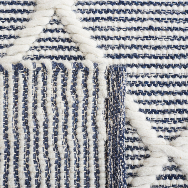 Safavieh Natura Nat832N Navy/Ivory Rug.