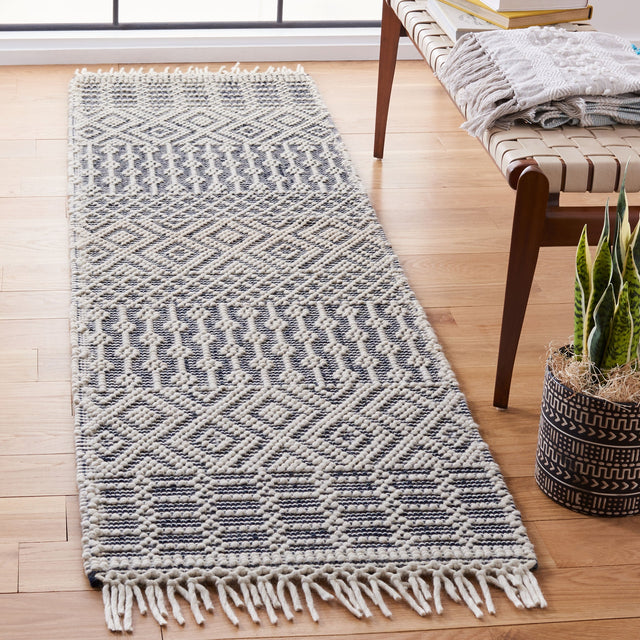 Safavieh Natura Nat852N Ivory/Navy Rug.
