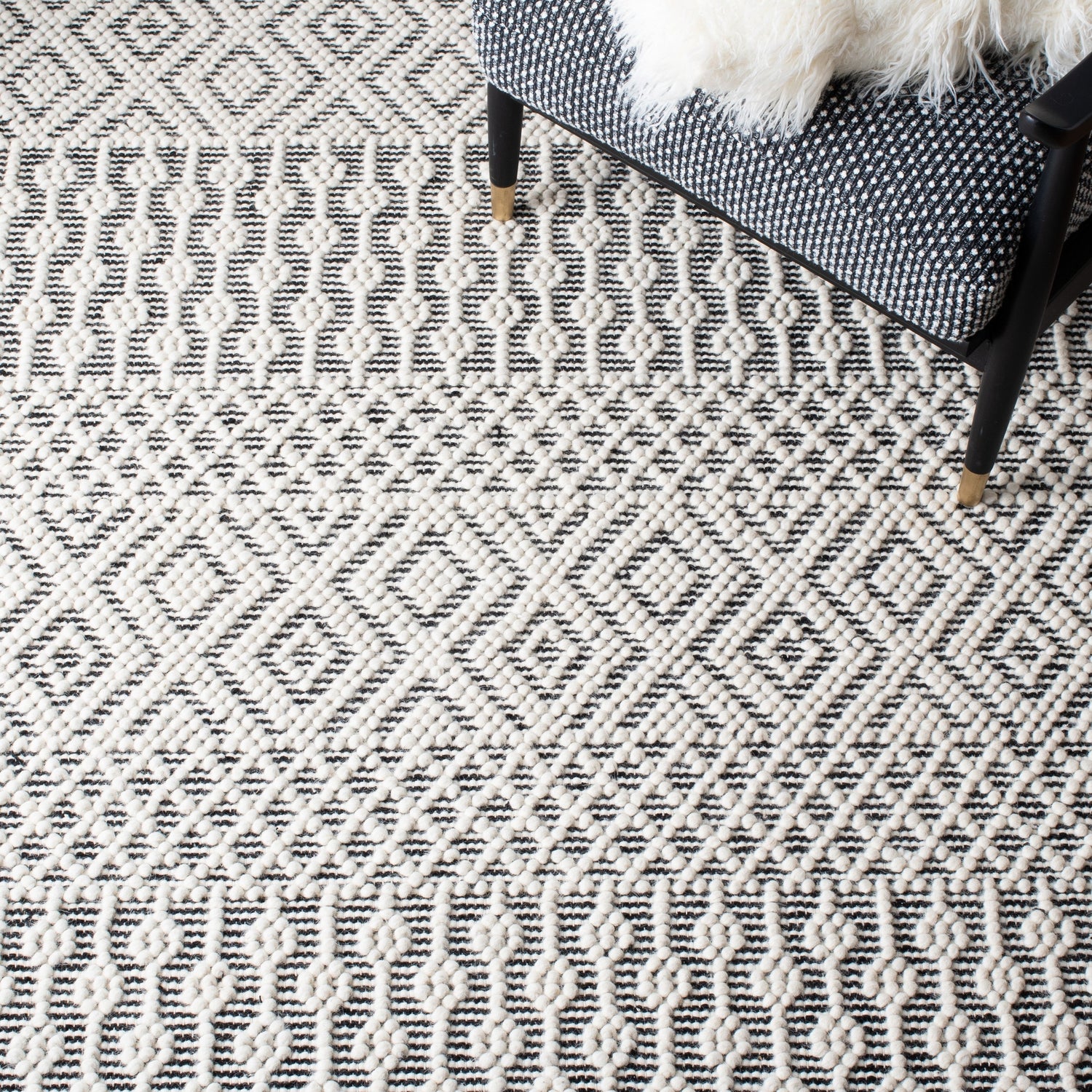 Safavieh Natura Nat852Z Ivory/Black Rug.