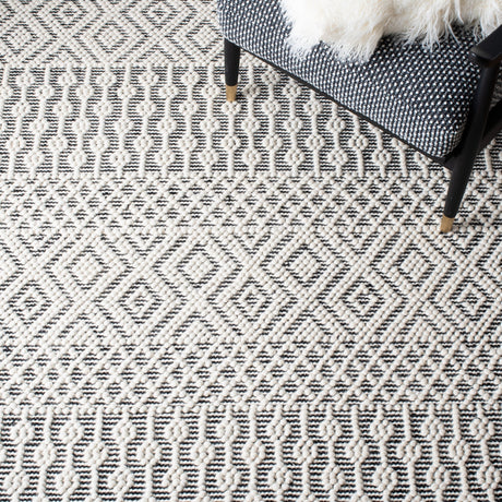 Safavieh Natura Nat852Z Ivory/Black Rug.