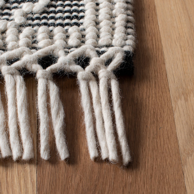 Safavieh Natura Nat860A Ivory/Black Rugs.