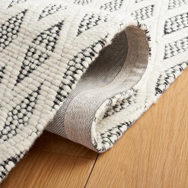 Safavieh Natura Nat865Z Ivory/Black Rug.