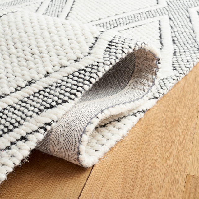 Safavieh Natura Nat867Z Ivory/Black Rug.