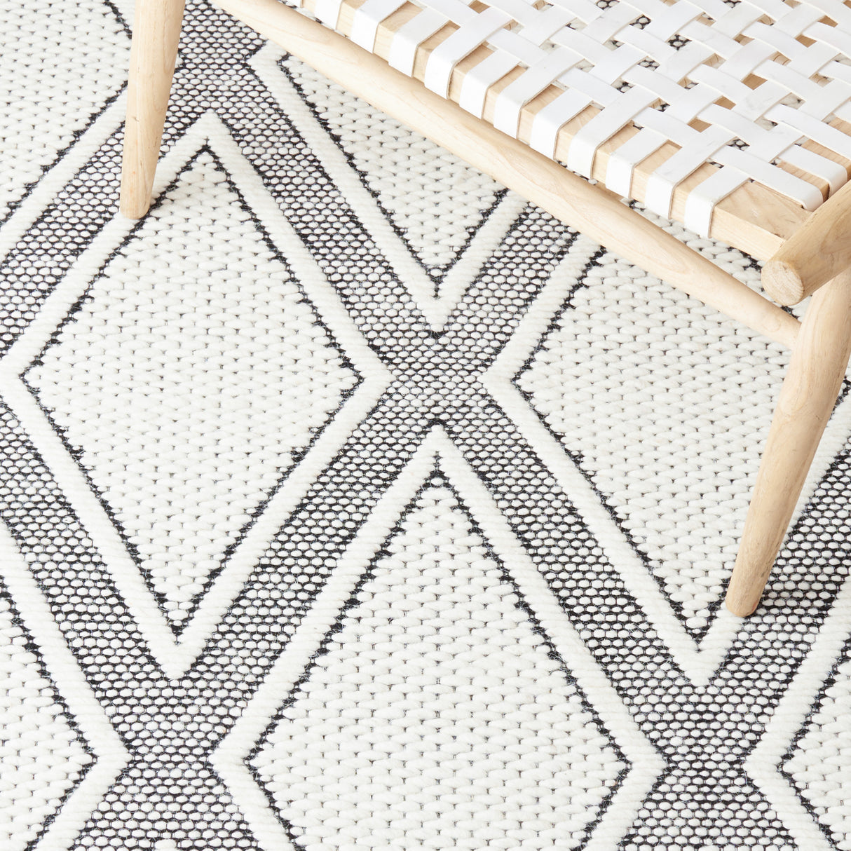 Safavieh Natura Nat867Z Ivory/Black Rug.