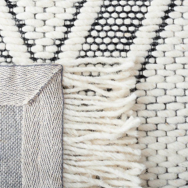 Safavieh Natura Nat867Z Ivory/Black Rug.