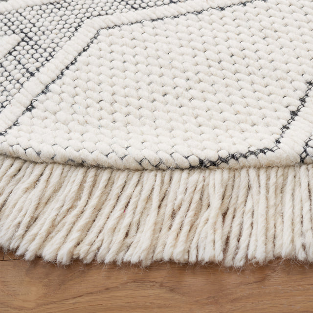 Safavieh Natura Nat867Z Ivory/Black Rug.