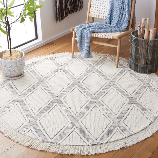 Safavieh Natura Nat867Z Ivory/Black Rug.