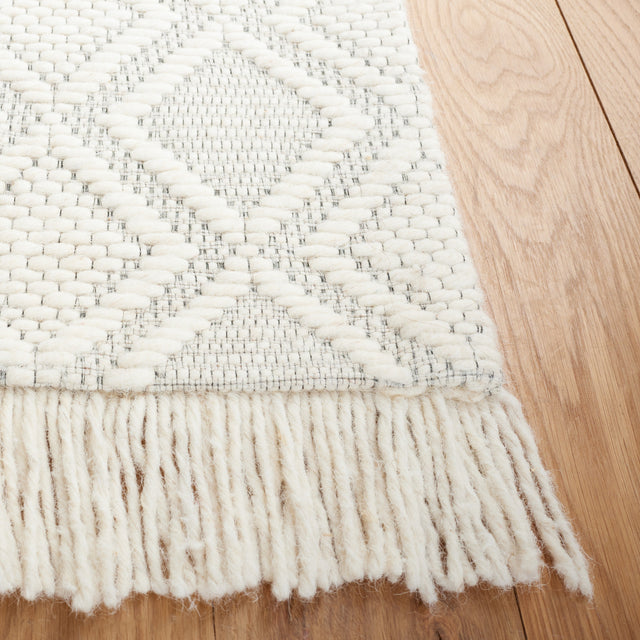 Safavieh Natura Nat870A Ivory Rug.