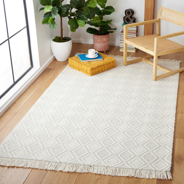 Safavieh Natura Nat870A Ivory Rug.