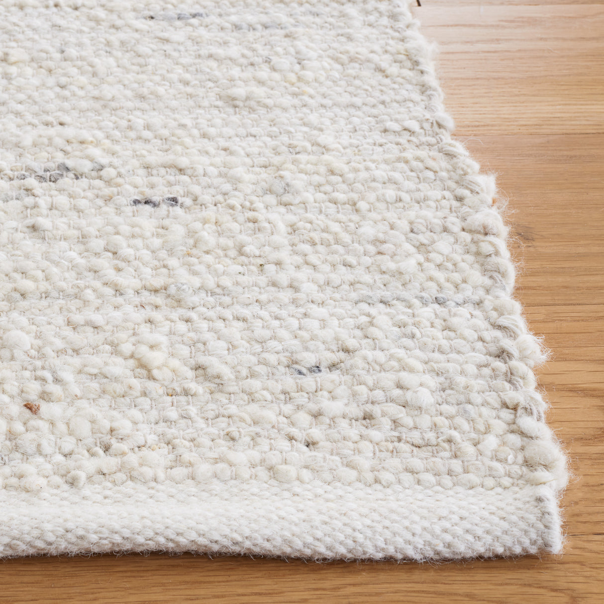 Safavieh Natura Nat925A Ivory Rug.