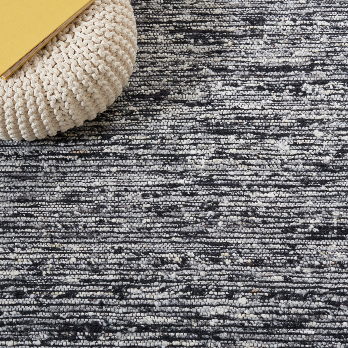 Safavieh Natura Nat925Z Black Rug.