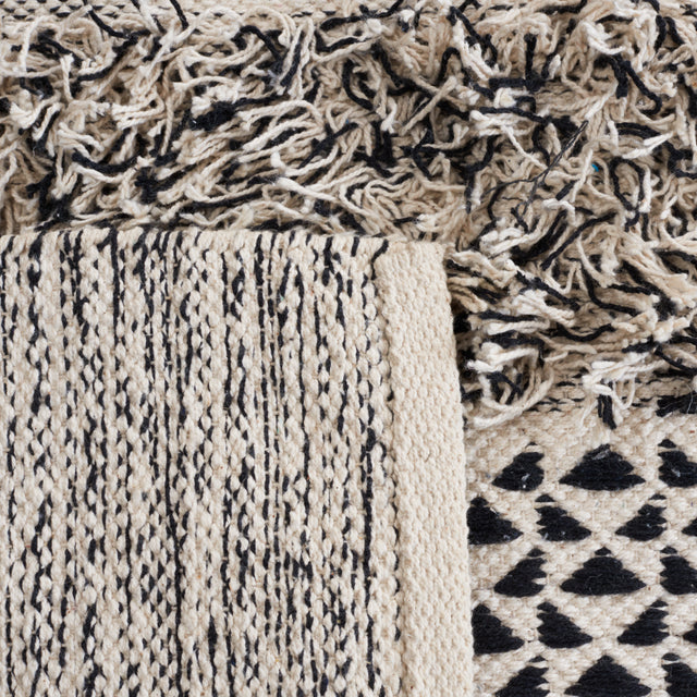 Safavieh Natura Nat926Z Black/Ivory Rug.