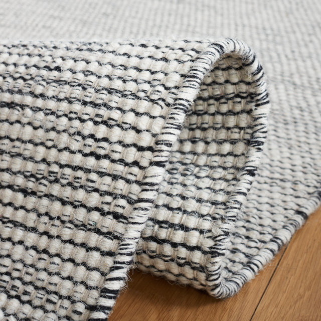 Safavieh Natura Nat975Z Ivory/Black Rug.