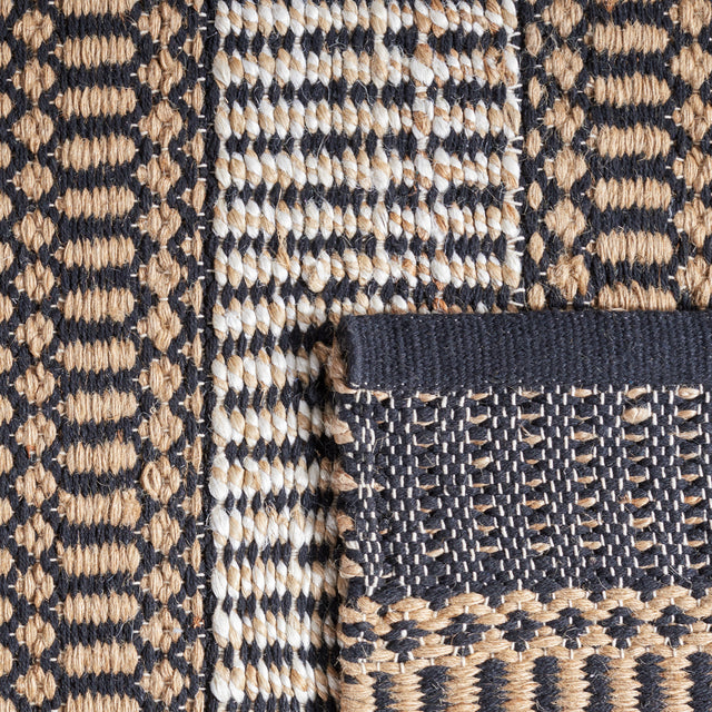 Safavieh Natural Fiber Nfb652Z Black/Natural Rug.