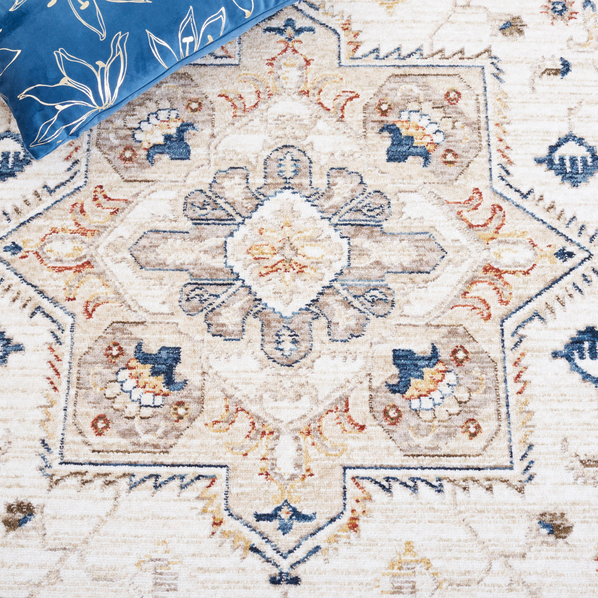 Safavieh Olympia Opa202A Ivory/Beige Rug.