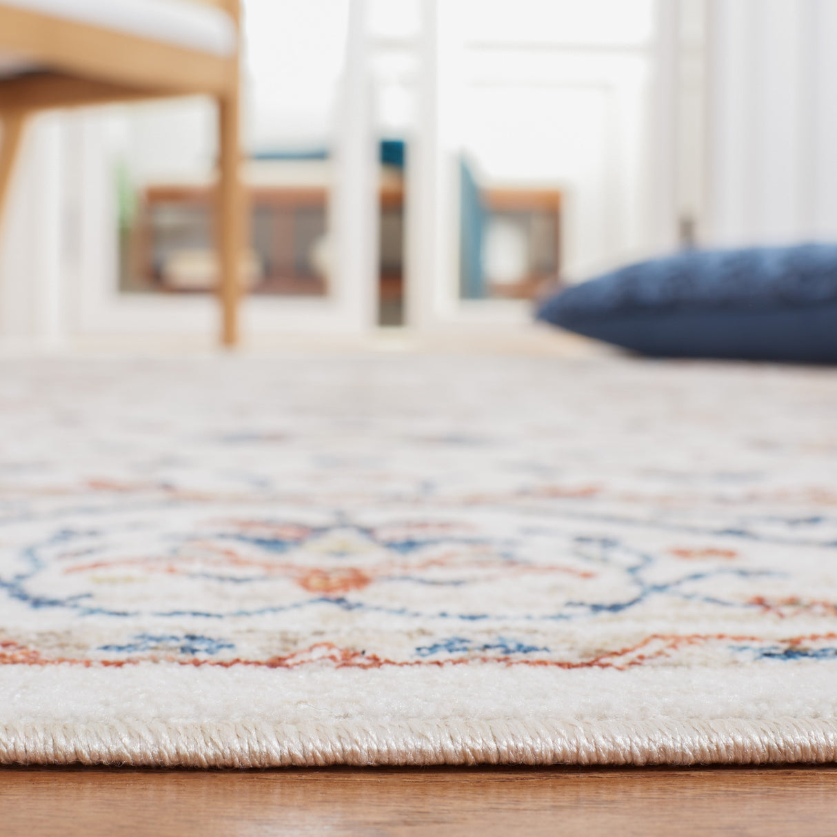 Safavieh Olympia Opa210A Ivory/Navy Rug.