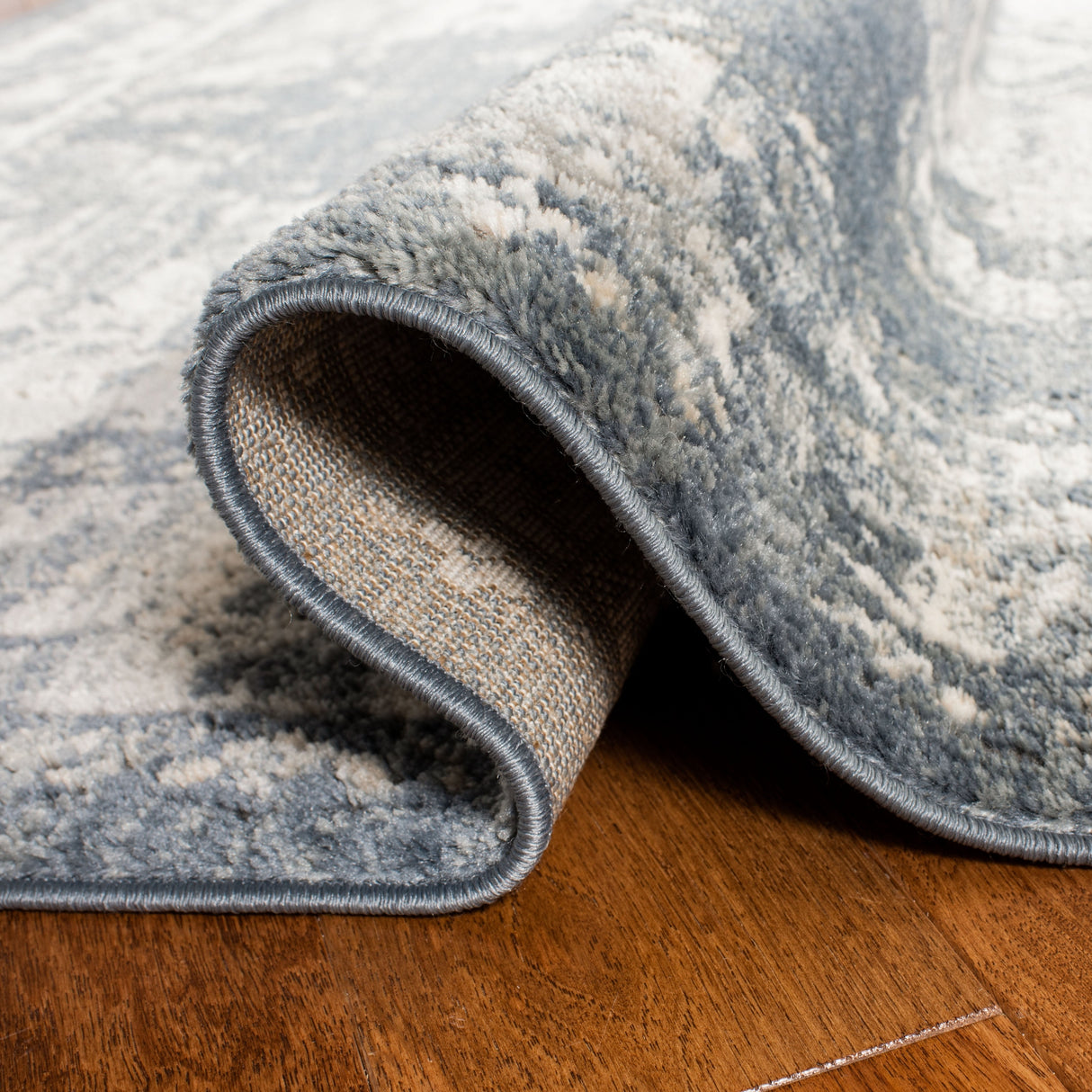 Safavieh Oregon Ore898A Blue/Creme Rug.