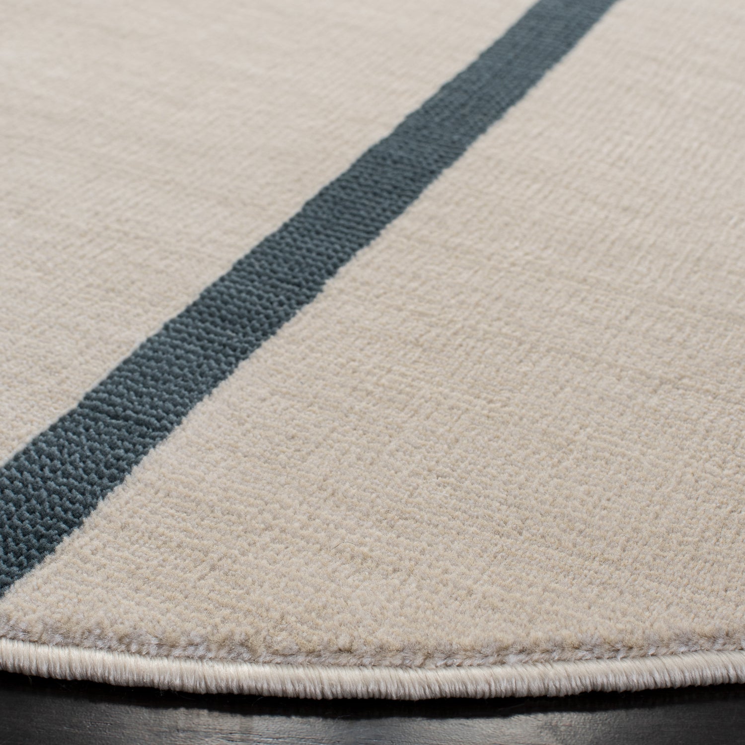 Safavieh Orwell Orw391A Ivory/Navy Rug.