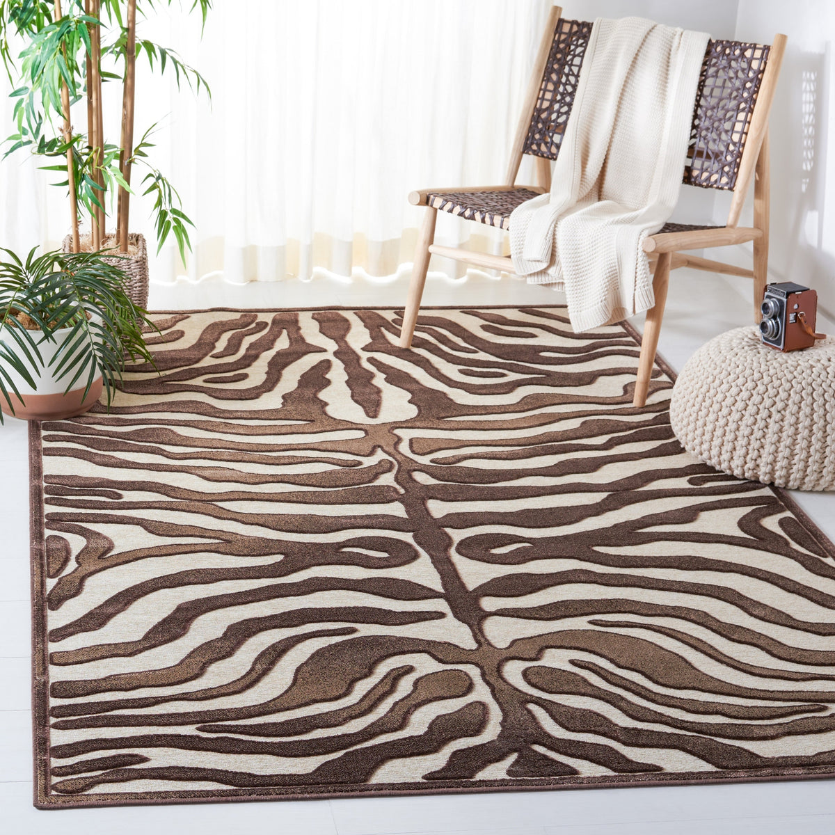 Safavieh Paradise Par83 Light Silver Rugs.