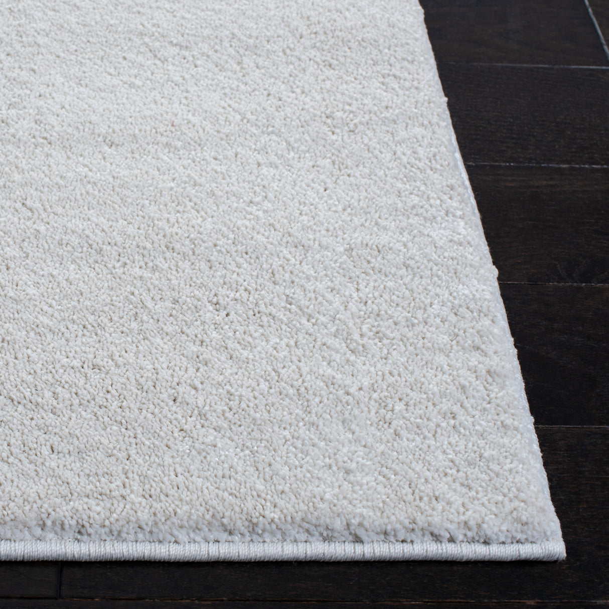Safavieh Plain And Solid Pns320 Ivory Rug.