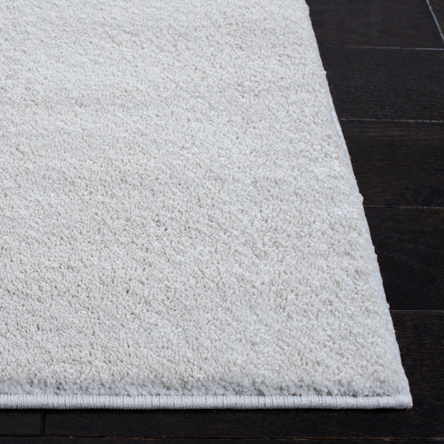 Safavieh Plain And Solid Pns320 Ivory Rug.