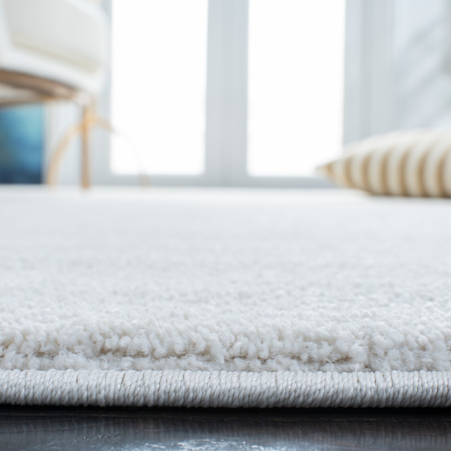 Safavieh Plain And Solid Pns320 Ivory Rug.