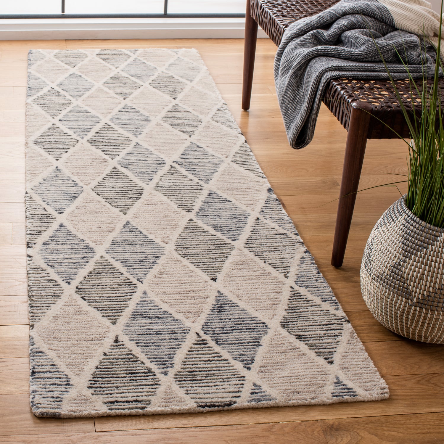 Safavieh Precious Pre215M Blue/Beige Rugs.