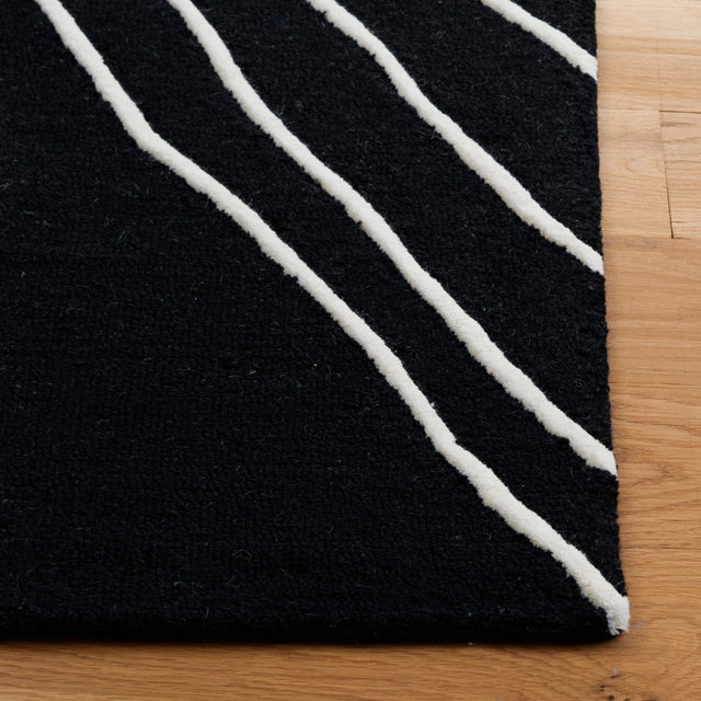 Safavieh Rodeo Drive Rd860Z Black/Ivory Rug.