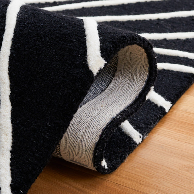 Safavieh Rodeo Drive Rd860Z Black/Ivory Rug.