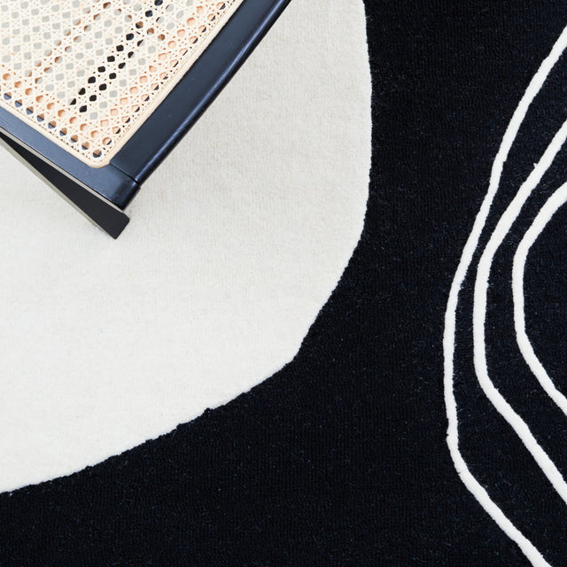 Safavieh Rodeo Drive Rd860Z Black/Ivory Rug.