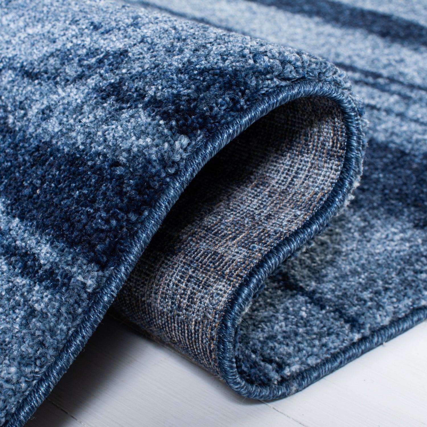 Safavieh Retro Ret2693 Light Blue/Blue Rugs.