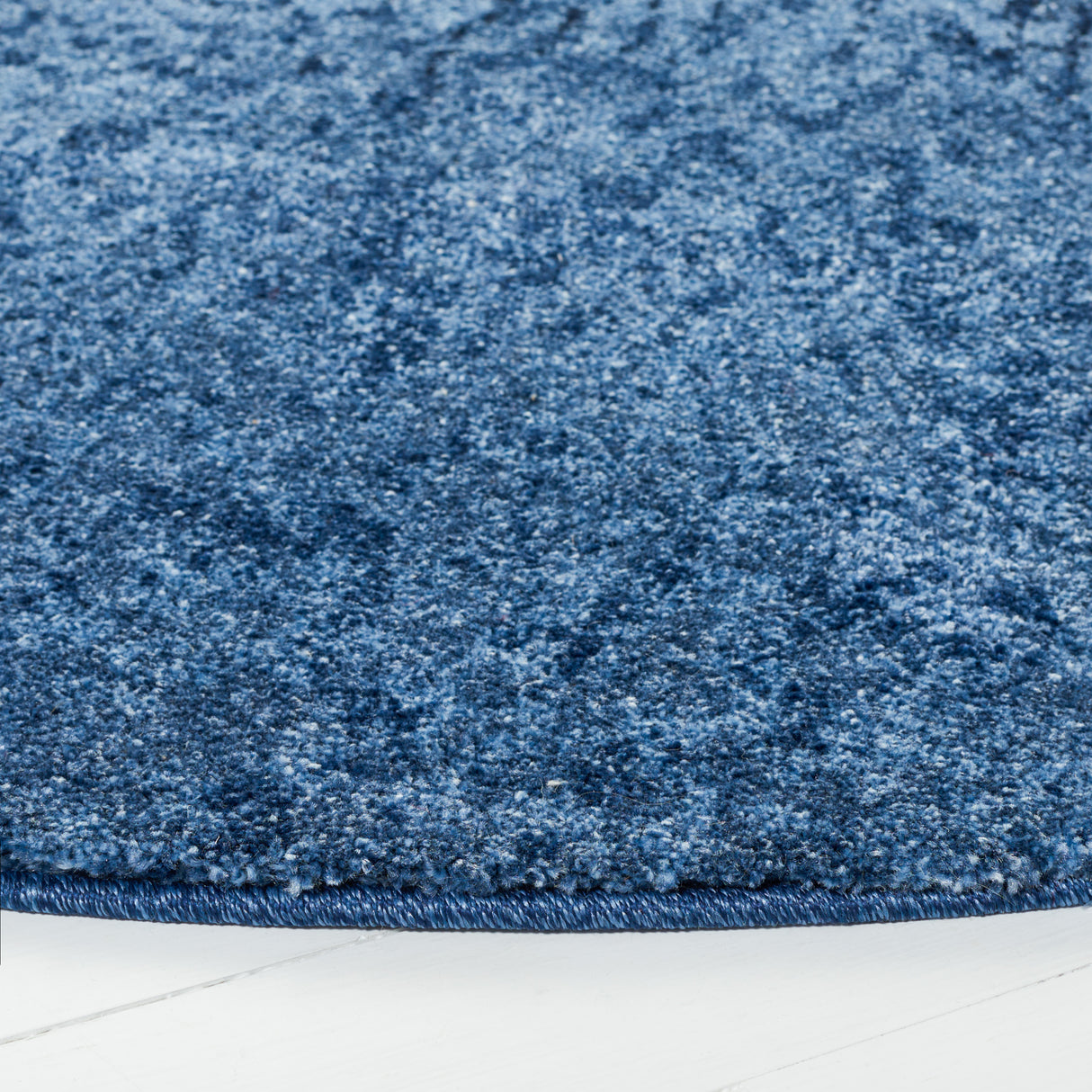 Safavieh Retro Ret2770 Light Blue/Blue Rug.