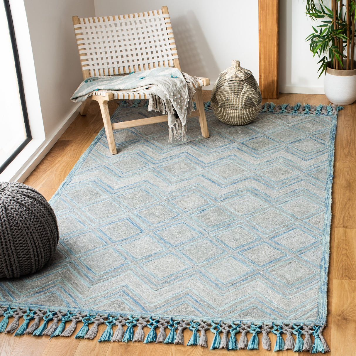 Safavieh Sahara Sah402F Grey/Aqua Rugs.