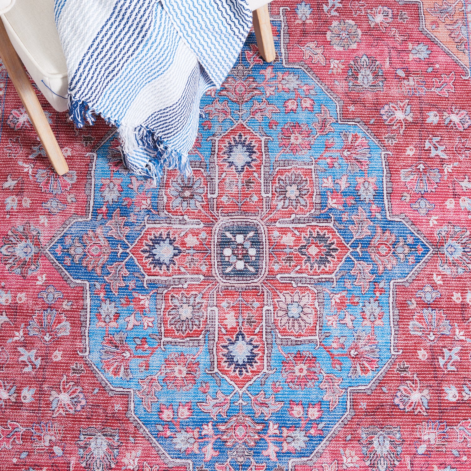 Safavieh Serapi Sep369M Blue/Rust Rugs.