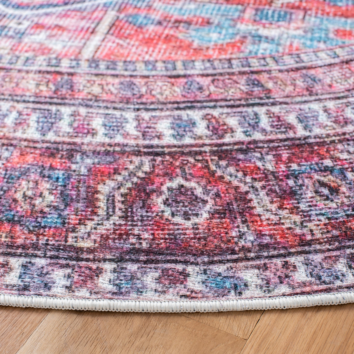 Safavieh Serapi Sep389Q Red/Navy Rugs.