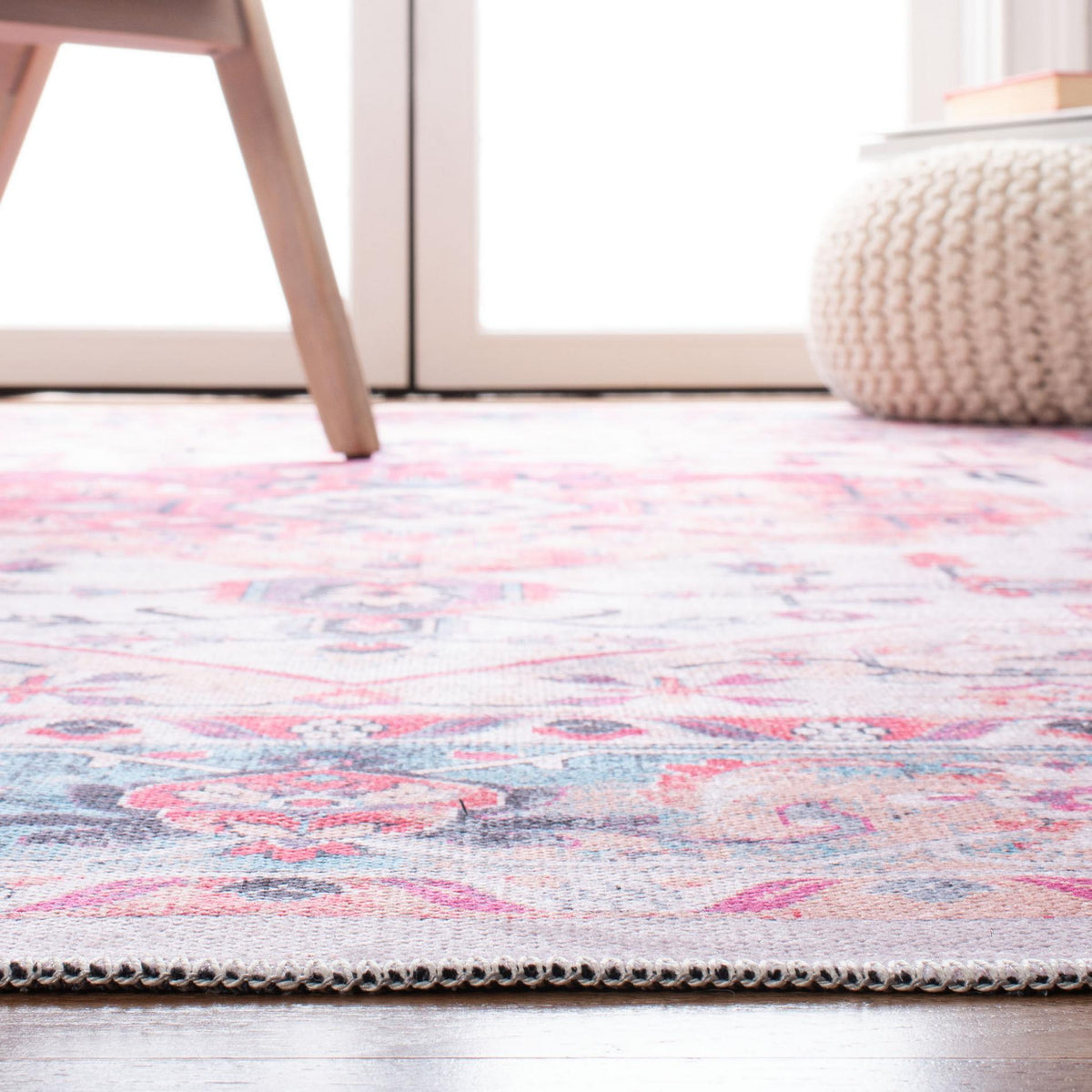 Safavieh Serapi Sep504A Ivory/Light Blue Rugs.