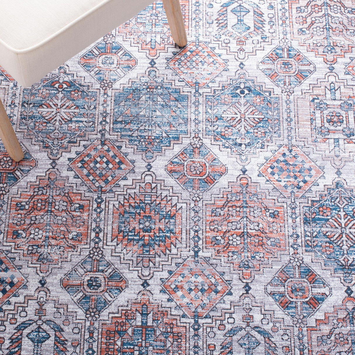 Safavieh Serapi Sep520A Ivory/Rust Rugs.