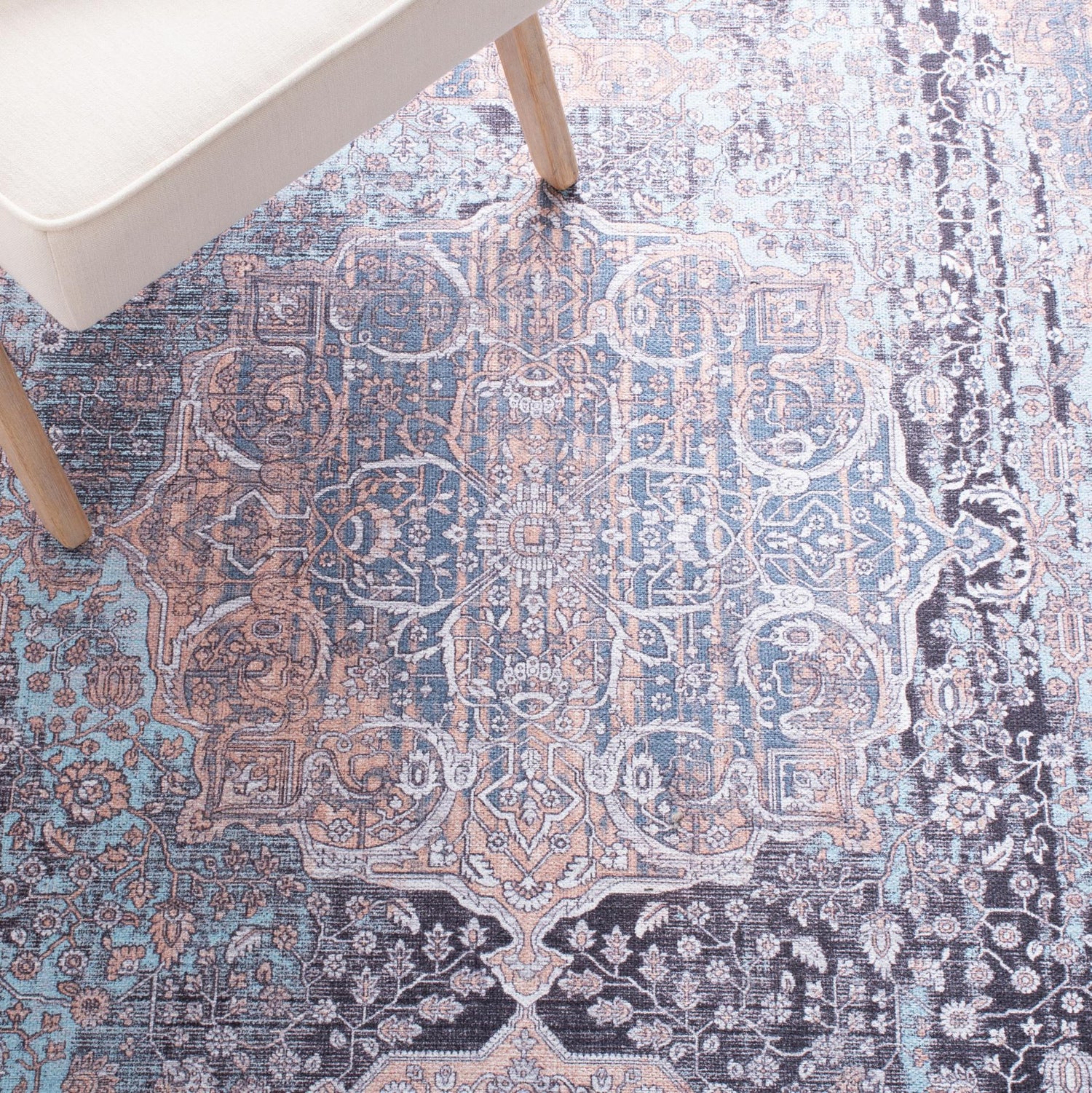 Safavieh Serapi Sep532A Ivory/Light Blue Rugs.