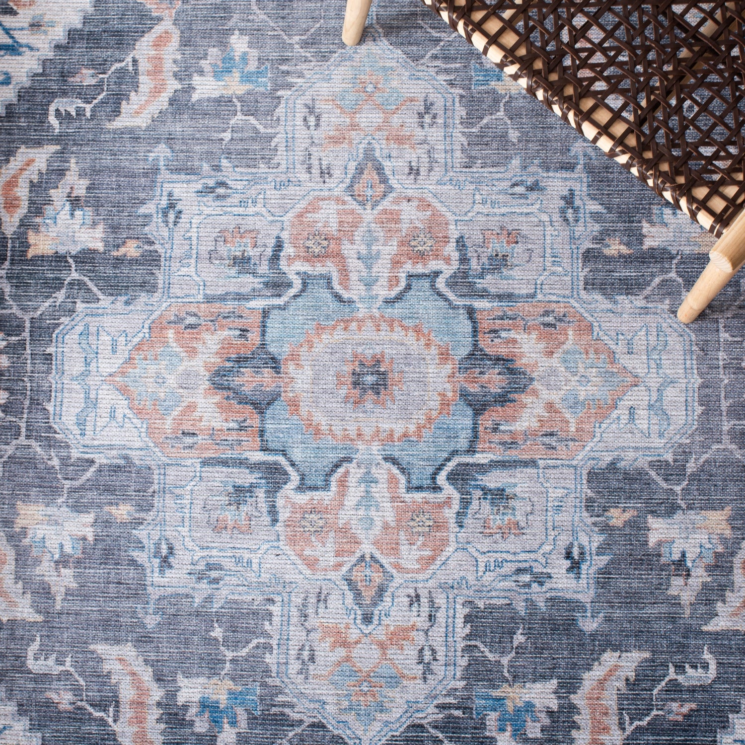 Safavieh Serapi Sep537H Charcoal/Ivory Rugs.